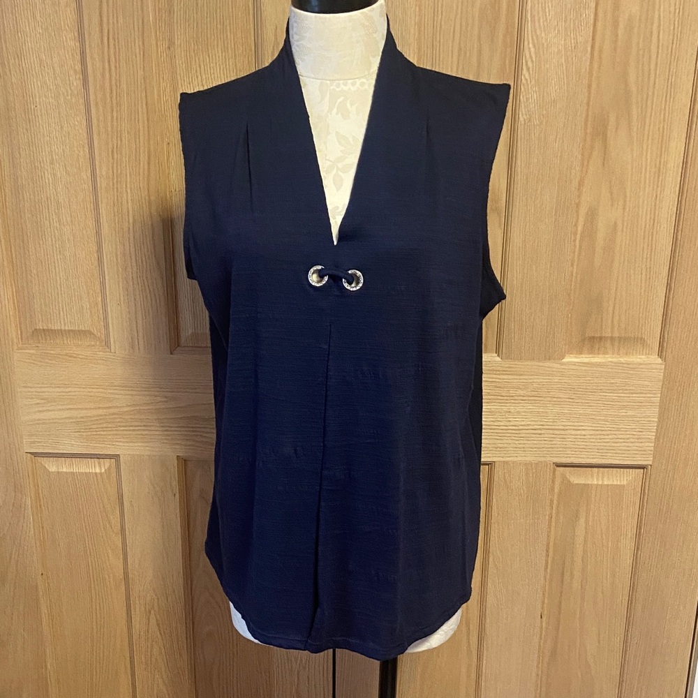 Chic Navy Sleeveless Blouse